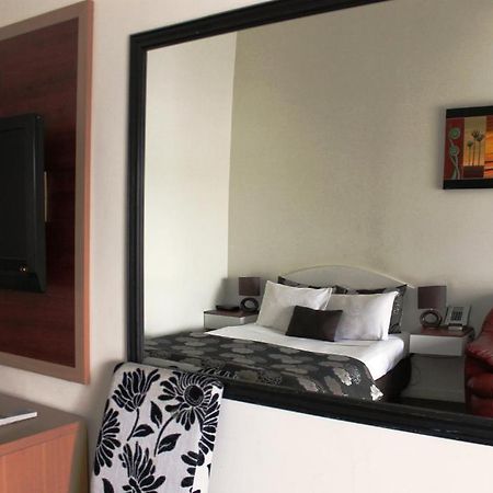 Auckland Airport Pacific Inn Экстерьер фото