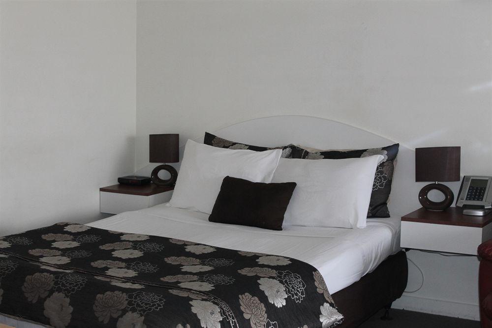 Auckland Airport Pacific Inn Экстерьер фото