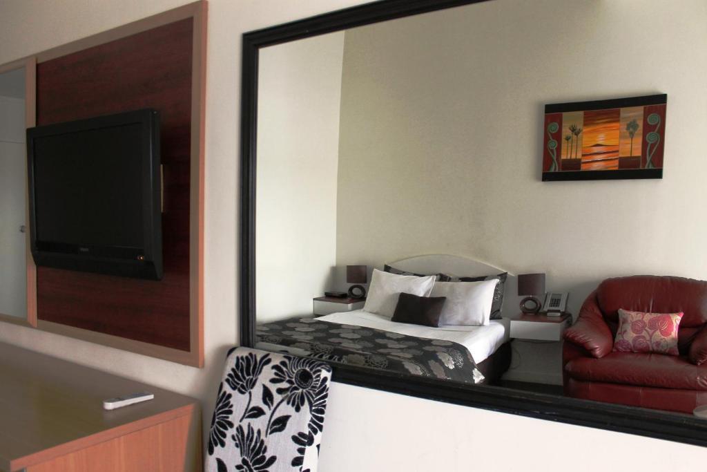 Auckland Airport Pacific Inn Экстерьер фото