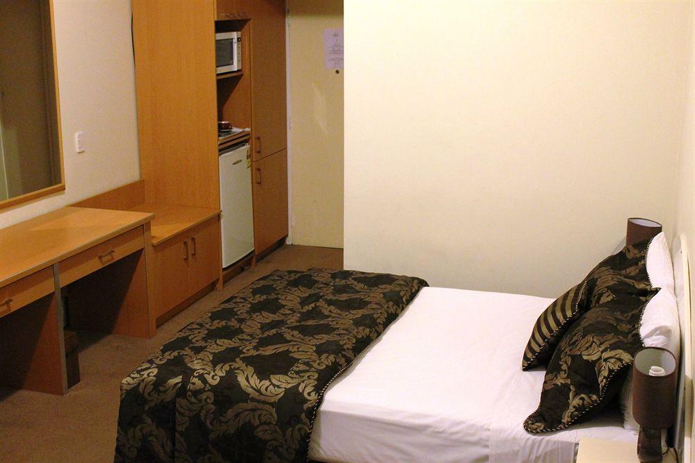 Auckland Airport Pacific Inn Экстерьер фото