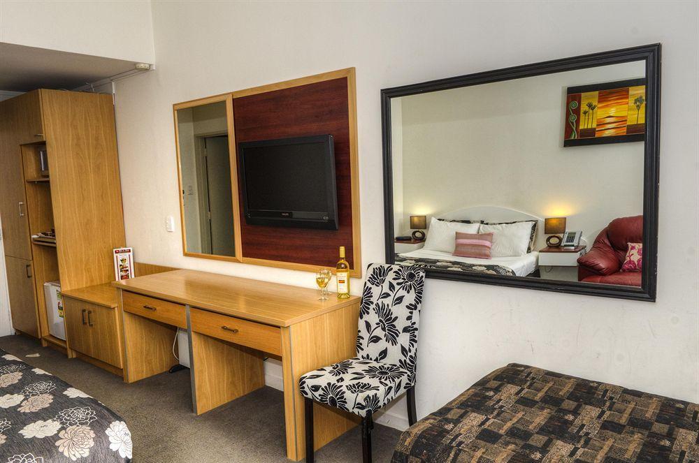 Auckland Airport Pacific Inn Экстерьер фото